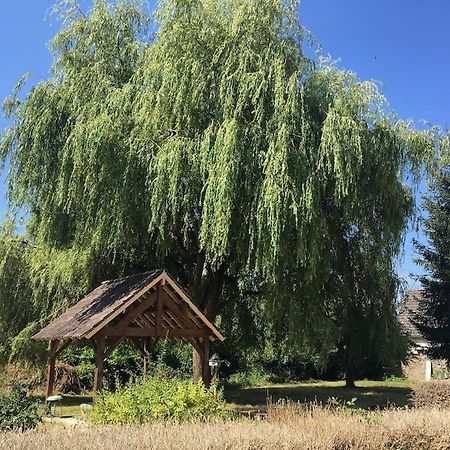 Charmant T2 au 1er dans résidence avec parc arboré Saint-Pierre-le-Moûtier Esterno foto