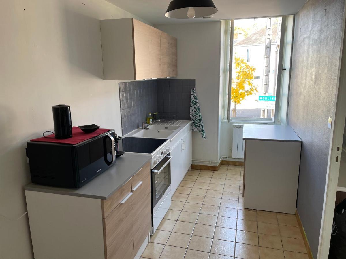 Charmant T2 au 1er dans résidence avec parc arboré Saint-Pierre-le-Moûtier Esterno foto